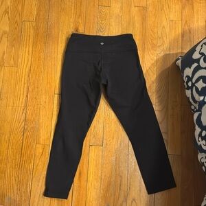 Cropped solid black lululemon leggings